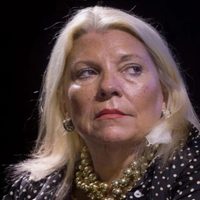 “Hicieron una fiesta con mariachis incluidos”: el Gobierno se lanzó sobre la celebración de Carrió