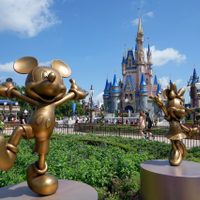 Exgobernadores y exlegisladores: Represalias de DeSantis contra Disney perjudican a Florida