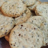 En solo 30 minutos, hacé esta receta de galletitas de chía sin gluten: crocantes y para no parar de comer