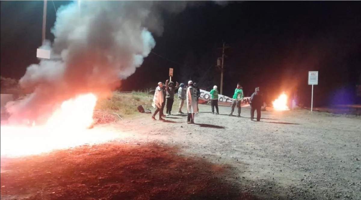 Los manifestantes profundizaron las protestas y sumaron rutas a los bloqueos. Fuente: (Noticias Nqn)