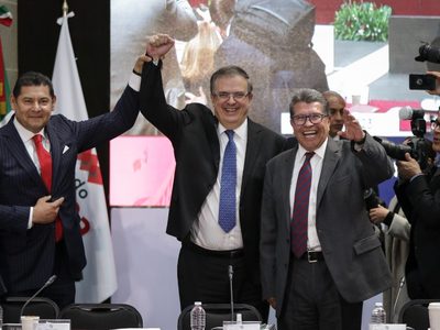 Ebrard propone que todas las “corcholatas” renuncien a sus cargos en julio