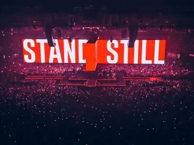 El alucinante Roger Waters sorprende con un escenario en forma de cruz