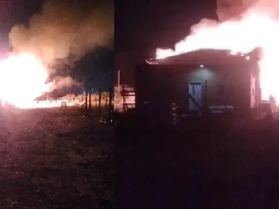 Un incendio destruyó por completo una vivienda de madera en el perilago del lago Mari Menuco