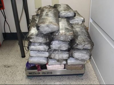 Dos tractocamiones con una tonelada de cocaína fueron asegurados en la CDMX