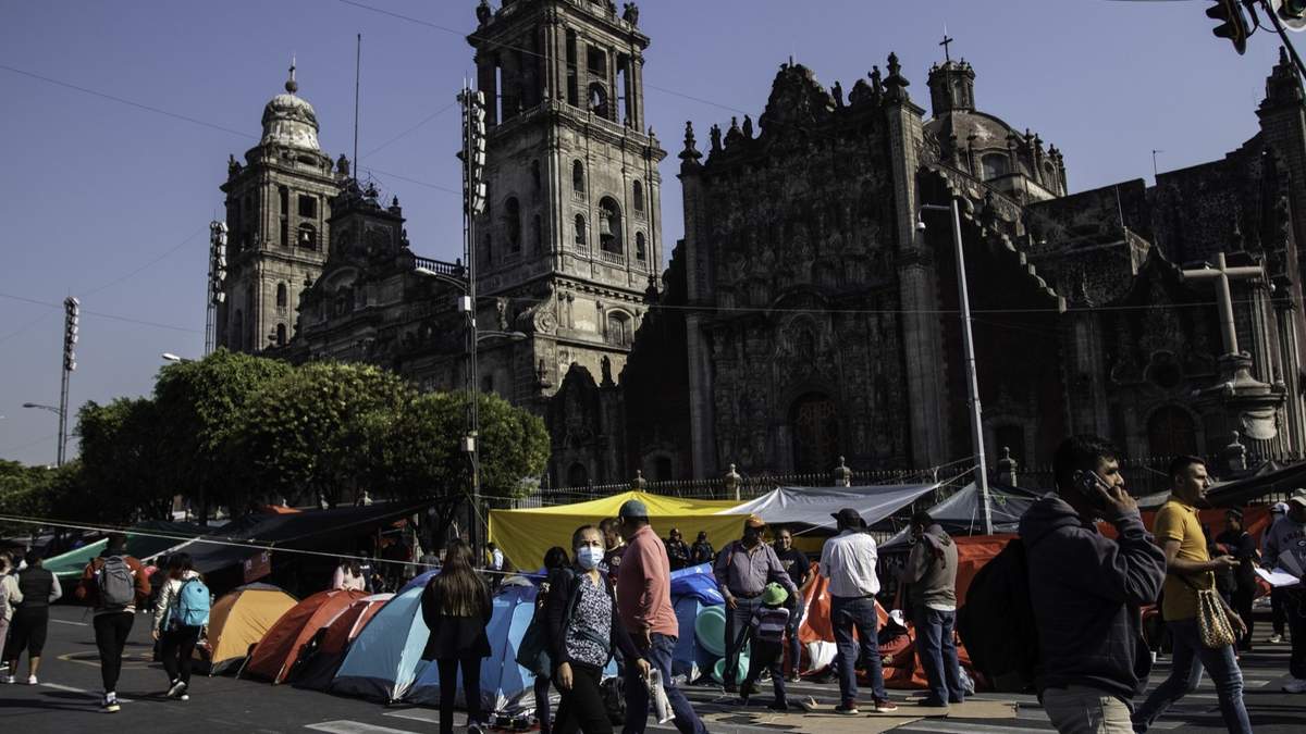 Plantón de la CNTE en el Zócalo
