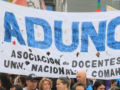 Paro total en la UNCO: docentes universitarios suspenden las clases durante toda la semana