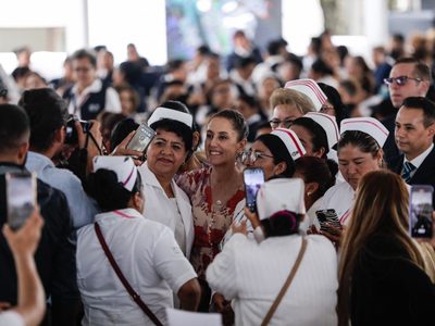 Sheinbaum anuncia la basificación del personal de salud en la CDMX