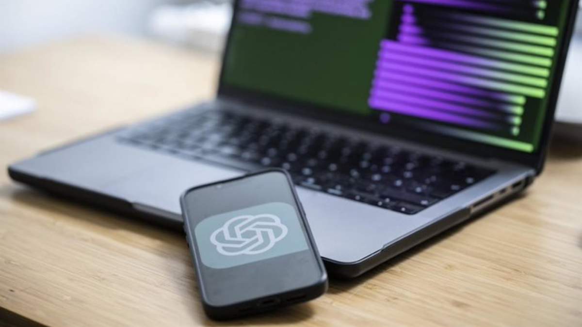 ChatGPT tratará a los adolescentes como lo que son, priorizará su seguridad y promoverá el apoyo en el mundo real