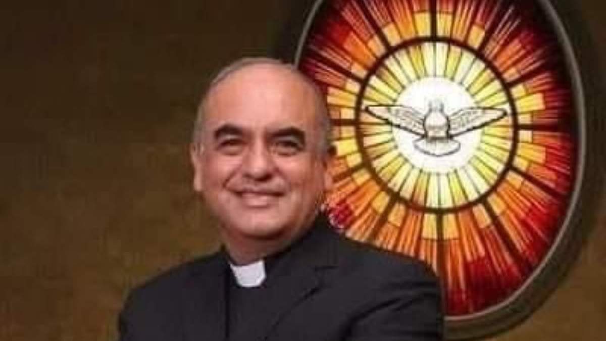 Sacerdote Salvador Valadez Fuentes