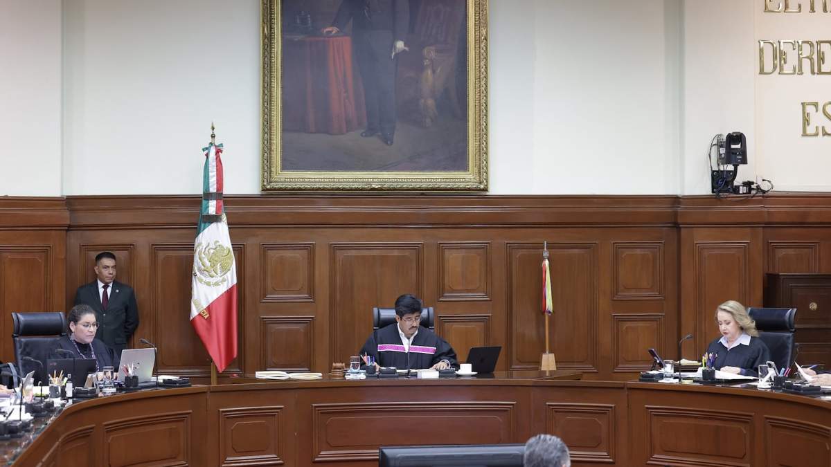 Los ministros Lenia Batres, Hugo Aguilar y Yasmín Esquivel