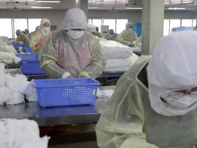 Presos contra el coronavirus: fabrican barbijos y jabón líquido para los hospitales