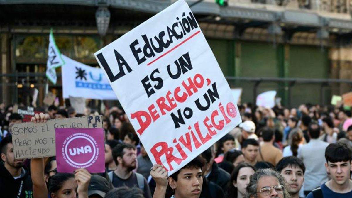 Marcha Universitaria. Fuente: (Instagram)