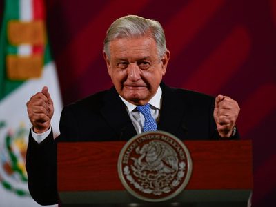 AMLO celebra regreso de Samuel García en NL y acusa "pura politiquería"