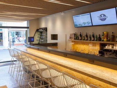 Mujeres de la coctelería arman un mapa federal de delivery y take away