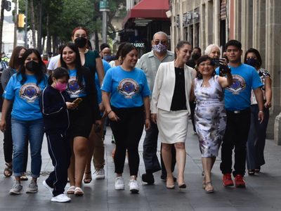 Ante dreamers, Sheinbaum aboga por reconocer derechos de migrantes en EU