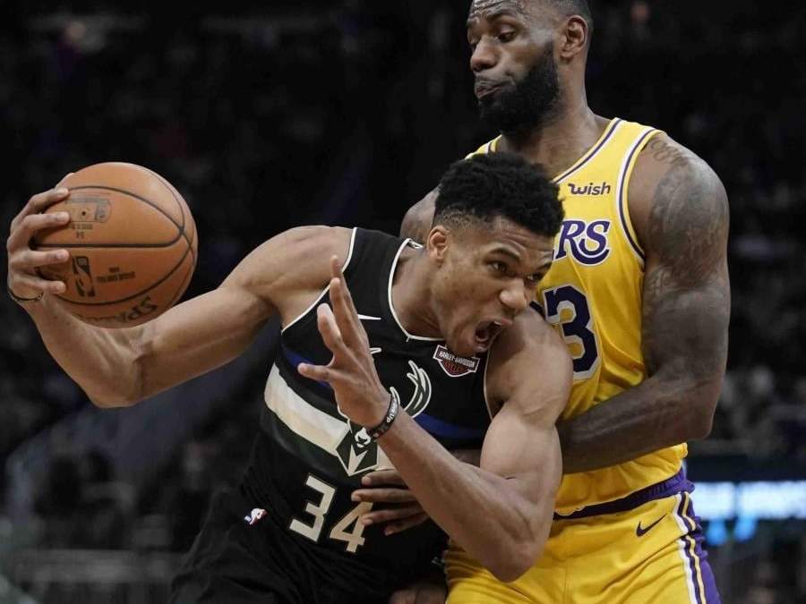 Giannis Antetokounmpo y Lebron James. Fuente: (Twitter)