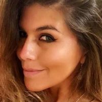 ¡Encendida! La niña Loly de vacaciones y más acalorada que nunca ¡No te la pierdas!