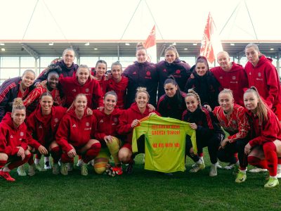 La portera del Bayern Múnich Mala Grohs sufre un tumor maligno y el club amplía su contrato