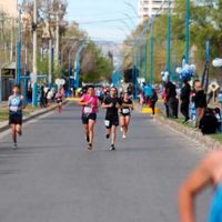 Arrancó la Corrida Aniversario de Roca, con un amplio público