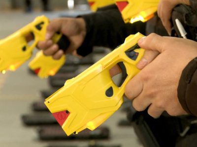 La Policía de la Ciudad empezará a usar pistolas taser en el subte