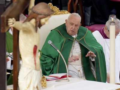 El papa recuerda a los militares que actúen solo en defensa y respeten las leyes internacionales
