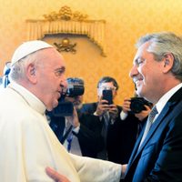 El Vaticano desmintió a Fernández: la despenalización del aborto formó parte de la agenda de temas