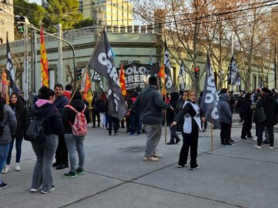 El Polo Obrero movilizó hasta Casa de Gobierno contra los recortes en comedores y merenderos
