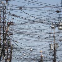 Retiran 626 kilómetros de cables aéreos de telecomunicaciones en CDMX