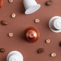 No tires las cápsulas de café usadas y utilizalas para crear estos hermosos portavelas boho chic