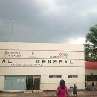 Pasantes de medicina en Tapachula exigen el pago de 8 quincenas