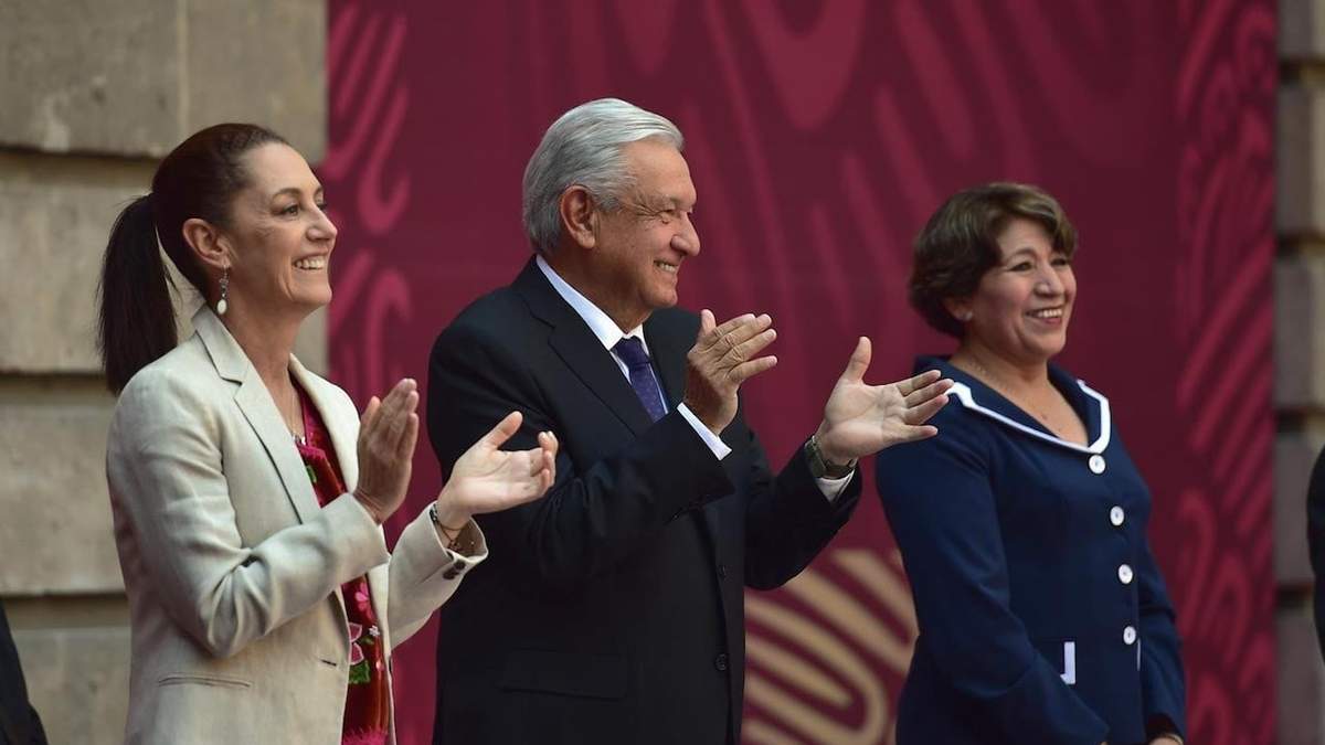 Claudia Sheinbaum, Andrés Manuel López Obrador y Delfina Gómez, durante la celebración del Día del Maestro el pasado 15 de mayo