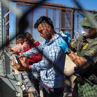 México recibirá a migrantes deportados y que voluntariamente salgan de EU