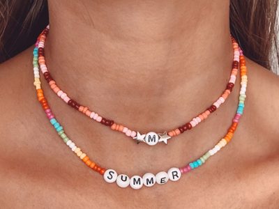 Con un rollo de papel de cocina y botones que no uses: creá esto tan fabuloso para colgar tus collares