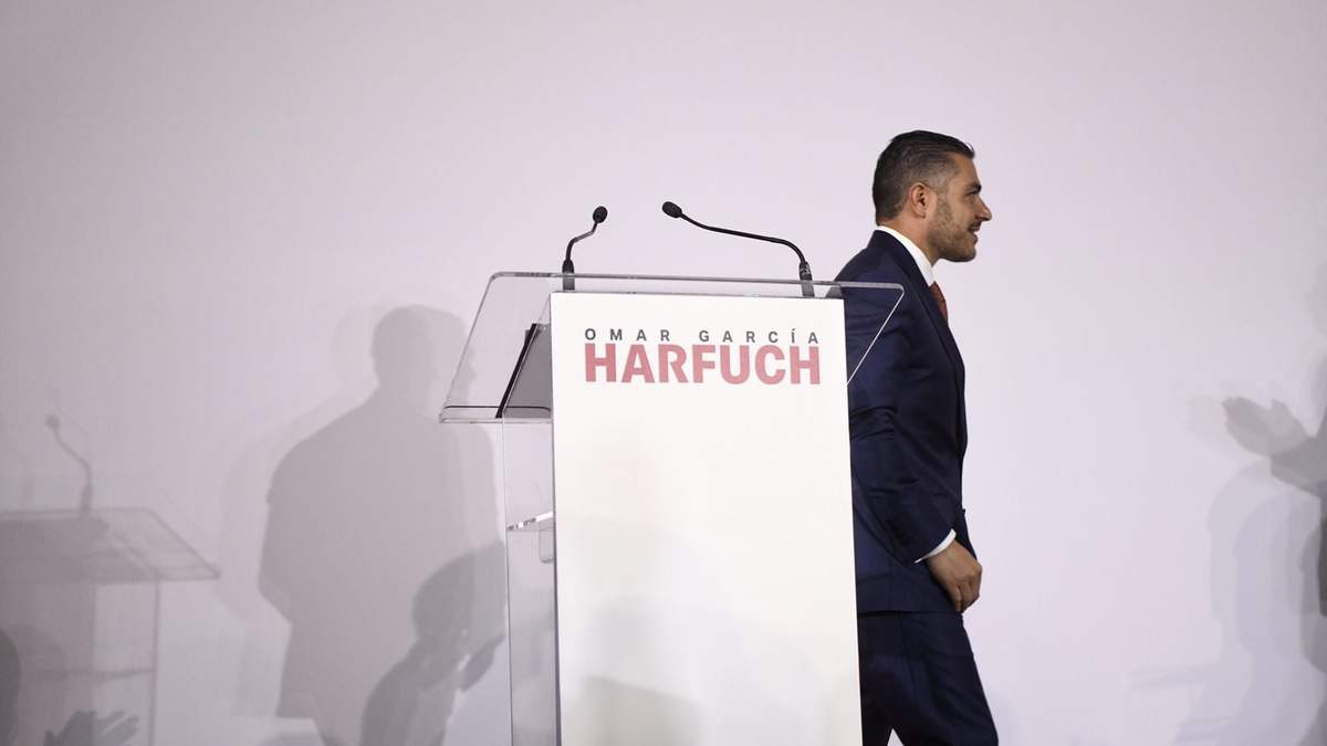 Omar Gacía Harfuch en uno de sus actos