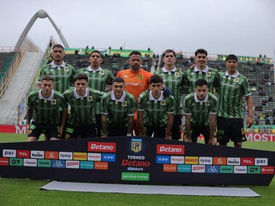 Aldosivi volvió a ganar, ahora ante Huracán, y todavía da pelea