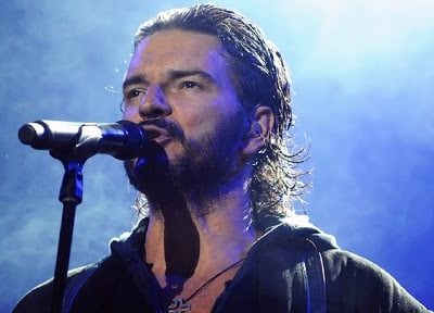 Ricardo Arjona genera furor con el lanzamiento de "Sobrevivirás"