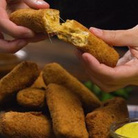 Bastoncitos de pollo y queso, un snack fácil y delicioso que vas a amar
