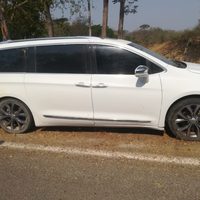 Hallan cuerpos descuartizados dentro de camioneta en Manzanillo