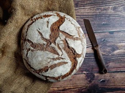 Pan de linaza keto con solo 3 ingredientes: tan esponjoso como una nube, lleno de fibra y muy delicioso