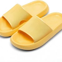Si tus pantuflas de plástico están decoloradas o gastadas, así las podés renovar por completo y dejarlas cómodas para el frío
