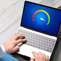 No lleves tu computadora al técnico sin antes probar este truco de limpieza extrema para hacerla más rápida