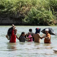 Una tragedia que no acaba: varias personas murieron al intentar cruzar el río Bravo a Estados Unidos