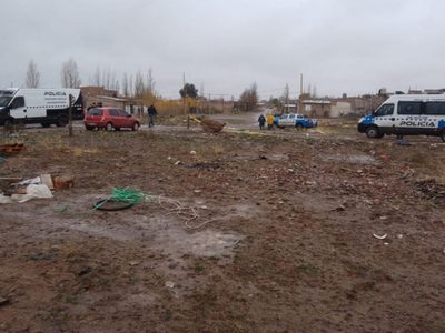 Alrededor de 40 familias tomaron unos terrenos en Centenario