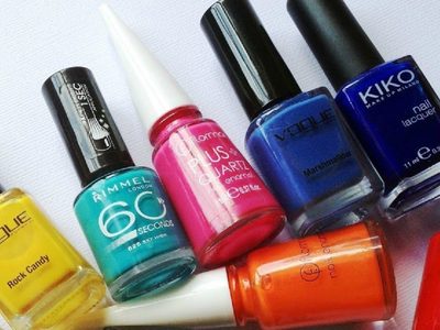 No tires los esmaltes de uñas medio secos: mirá esta idea de reciclaje para crear un espejo de cartera nivel experto