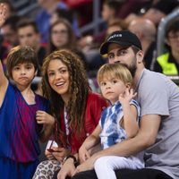Gran indignación con Shakira y Gerard Piqué por romper la cuarentena