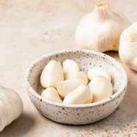 Cinco razones por la que deberías comer ajo crudo