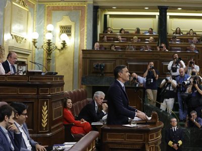España impone impuestos extraordinarios a empresas energéticas y bancos