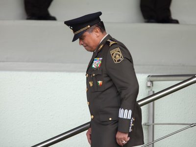 Documentos hackeados de Sedena revelan intromisión del general Sandoval en el caso Ayotzinapa