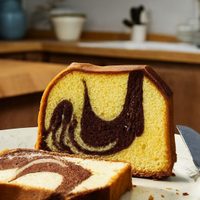 Sin harinas, sin azúcar y con mucha proteína: budín marmolado económico para el mate, con un ingrediente sorpresa