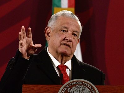 AMLO asegura que “gente dedicada a actividades ilícitas” infiltró a normalistas de Ayotzinapa